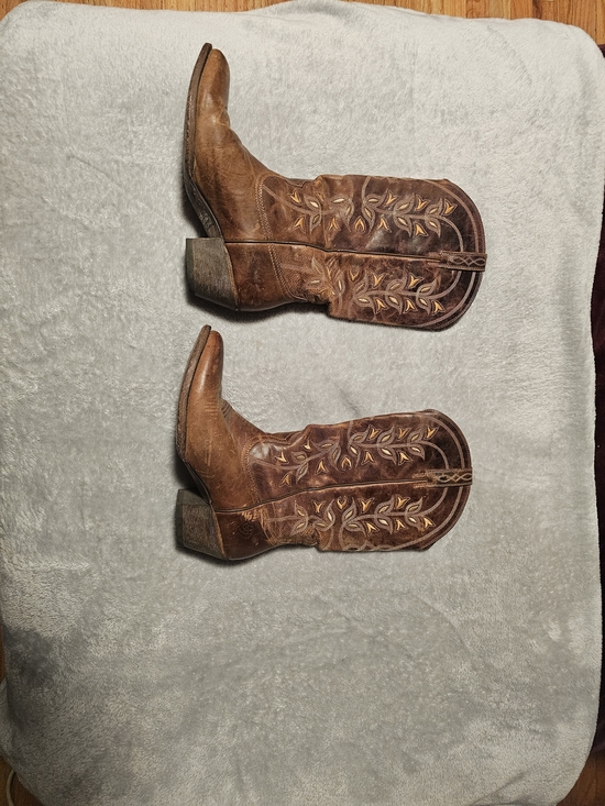 Ariat Shoes - Ariat Brown Leather Embroidered Western Heeled Boots